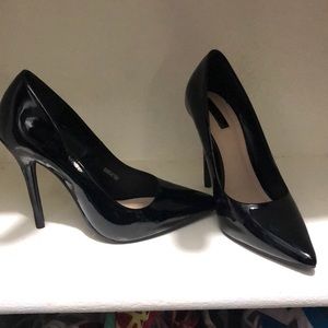 Forever 21 black high heel shoes
